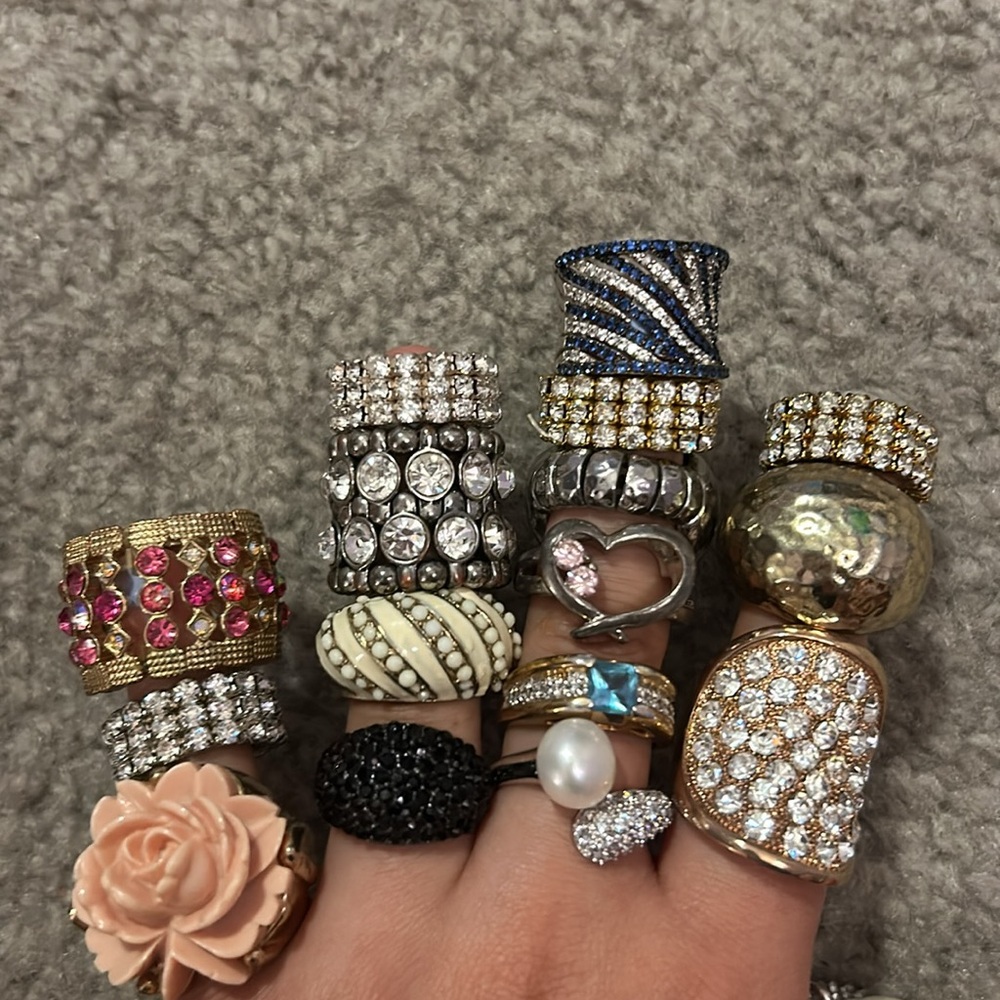 Francesca’s Rings - Picture 2 of 2